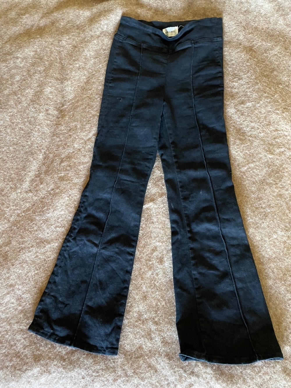 Black cropped pants
